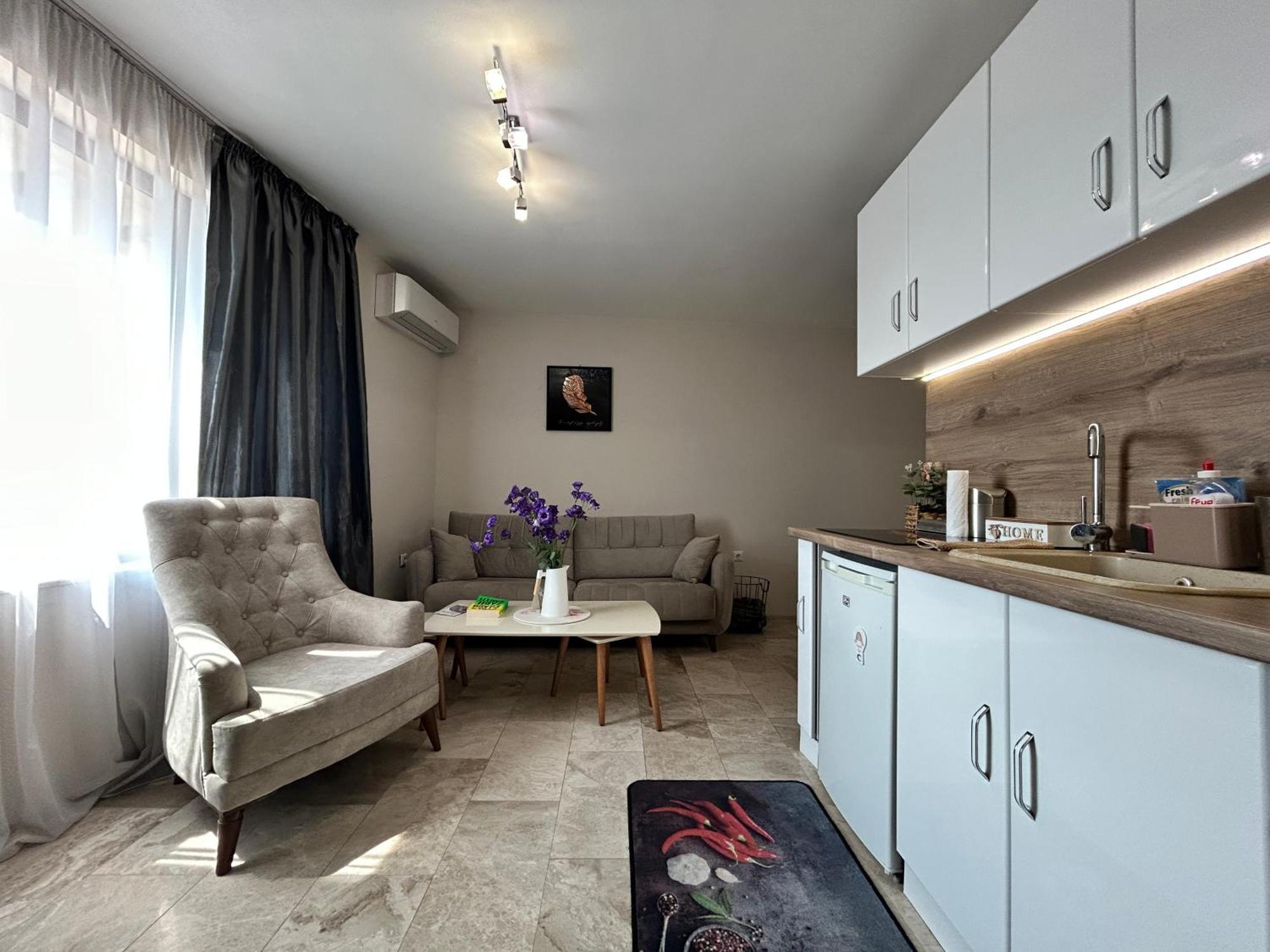 Old Town 3 With Free Private Parking Apartment